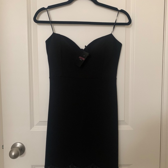 Black strapless dress with lace trim - Picture 5 of 6